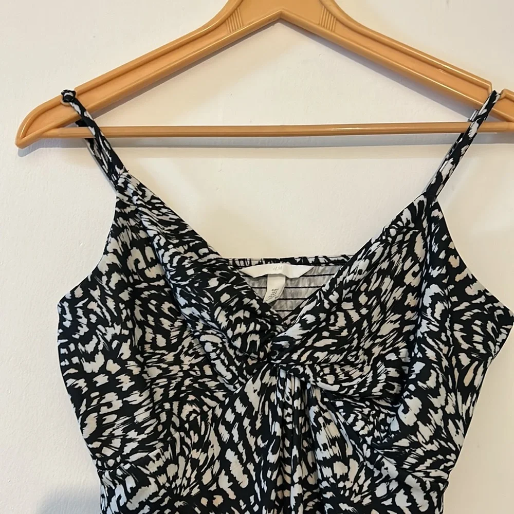 H&M DRESS - Picture 4 of 10